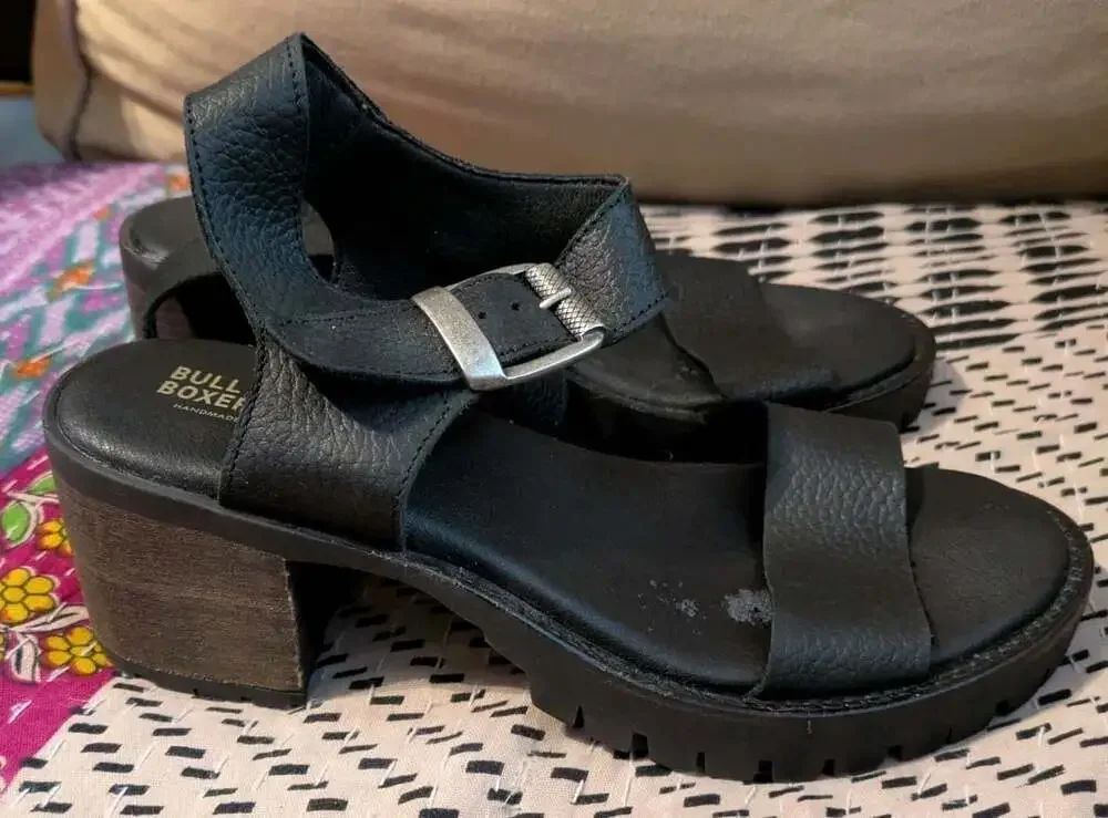 Bullboxer Cecilia Chunky Black Leather Lug Sole Block Heel Sandals Womens Sz 7